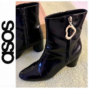ASOS Boots women’s sz 9.5, black, goldtone hearts, chunky 3” heels, synthetic